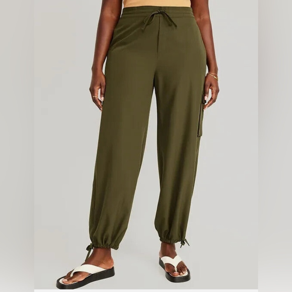 Old Navy Stretch Tech Cargo Joggers women’s M